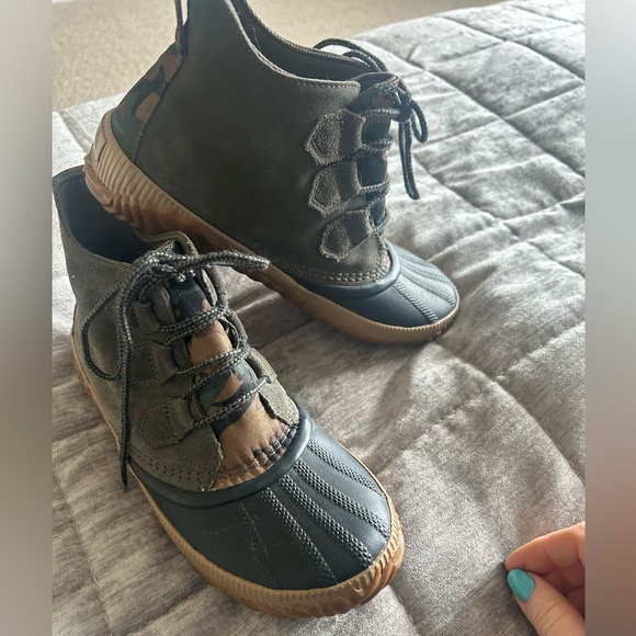 SOREL Camo Ankle Booties 100% waterproof size 9 EUC - Picture 8 of 9
